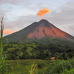 Bosques, Volcanes y Ciudades: Costa Rica y Nicaragua