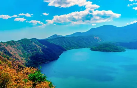 Coatepeque Lake, El Salvador. Source: 101mejoreslugares