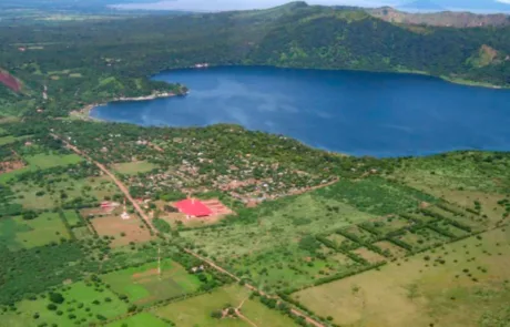 Xiloá Lagoon, Nicaragua. Photo: mapio.net.